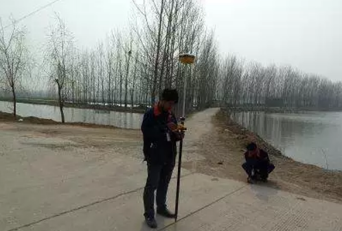 RTK測量我們用網(wǎng)絡(luò)/cors還是用電臺？要根據(jù)實(shí)際情況